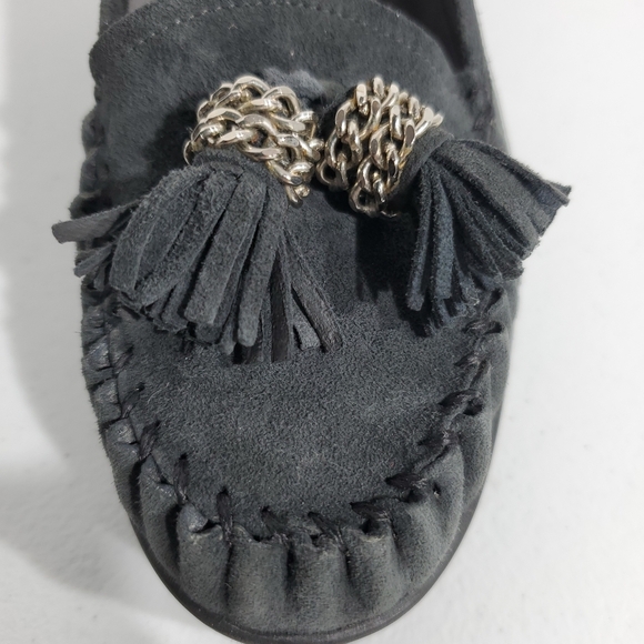 Stuart Weitzman Sz 7 Dark Gray/Black Suede Chunk Heels With Tasseld
